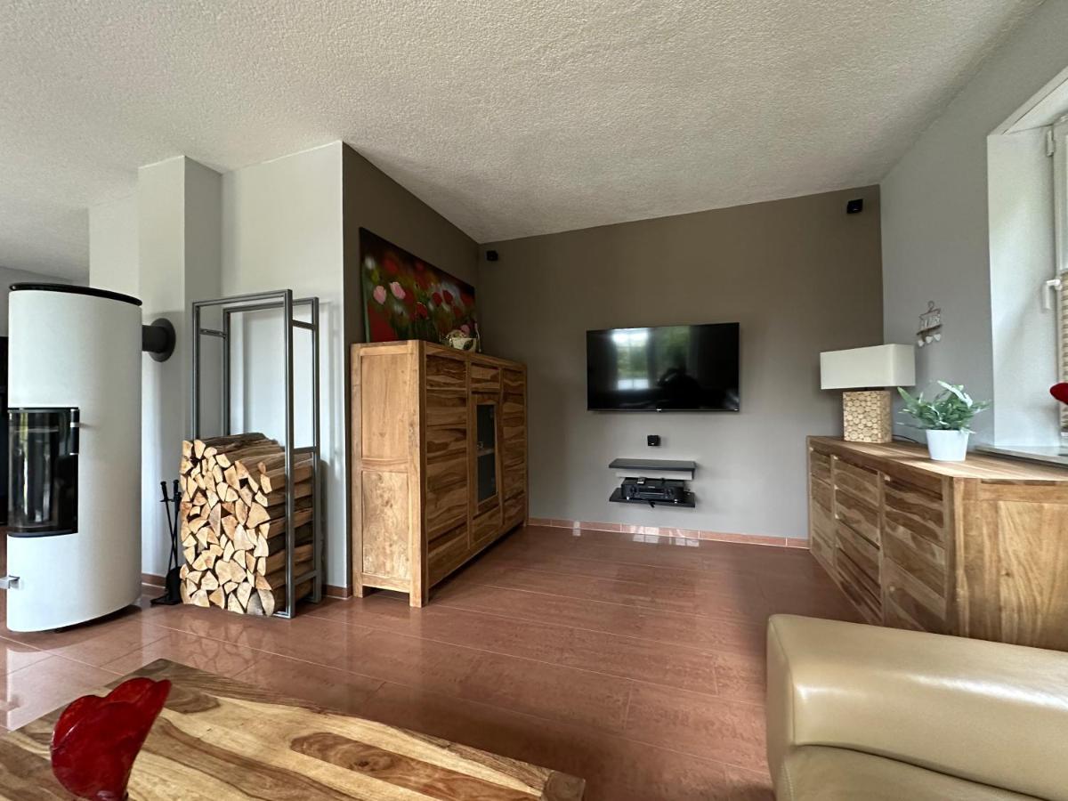 Stadtvilla In Leipzig 7 Personen 3 Schlafzimmer 2 Baeder Garten Und Terrasse Zentral Gelegen Messe Innenstadt Seen Extérieur photo